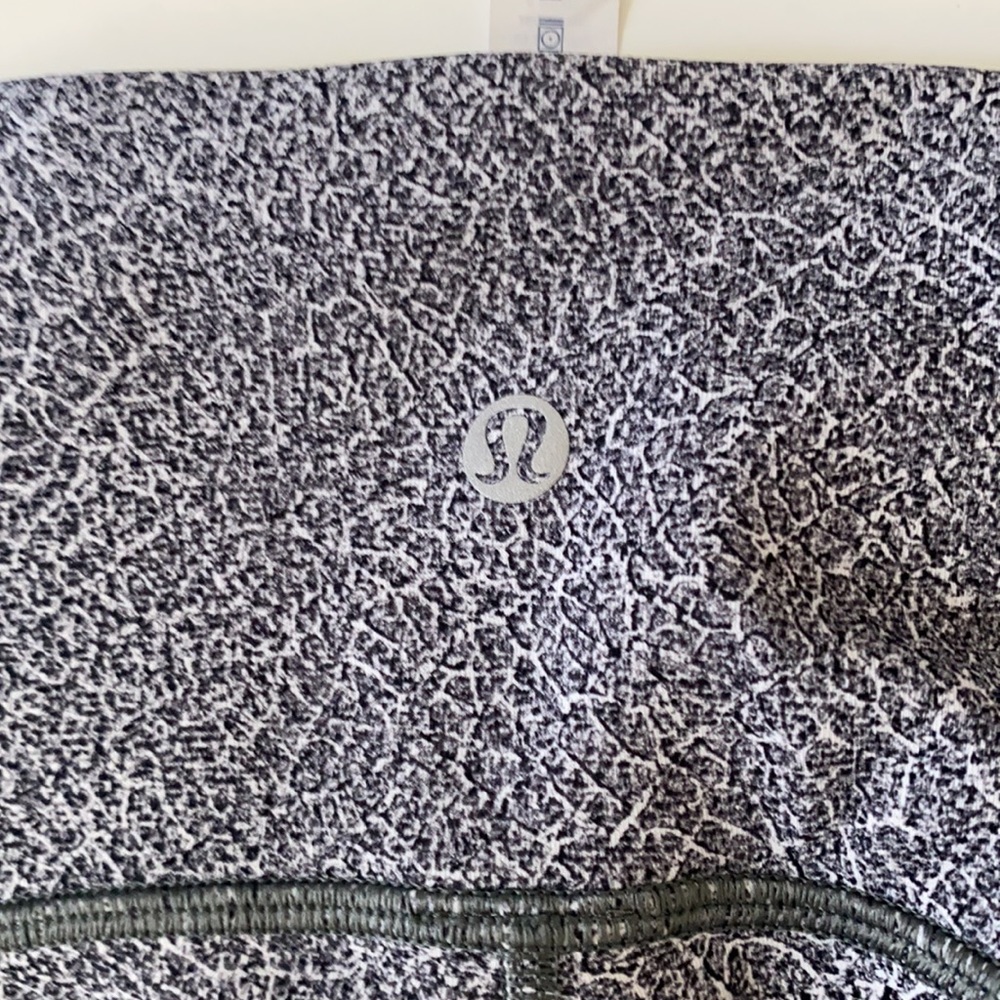 Lululemon Train Times Crop size 4 - Picture 11 of 15